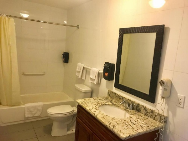 norwalk inn & suites image 14