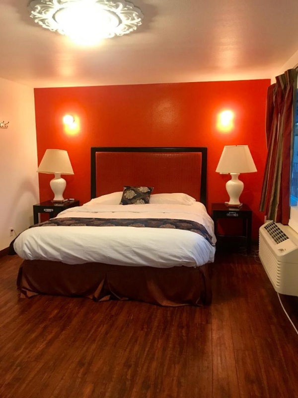 norwalk inn & suites image 25